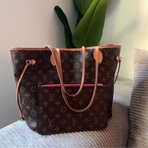 AUTHENTIC Louis Vuitton Neverfull.